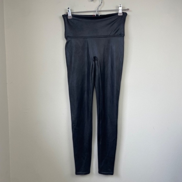 SPANXshape Faux Leather legging - Picture 9 of 9